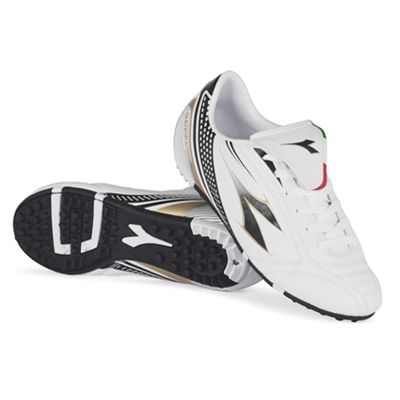 Chuteira de 7 Diadora